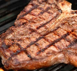 Steak nemusí být jen z hovězího, aneb tip na pořádný nedělní oběd pod pergolou