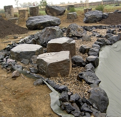 Chcete si zaplavat doma na zahradě a klasický bazén vám nevyhovuje? Postavte si koupací jezírko!