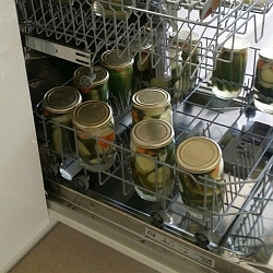Zavařování okurek i jiné zeleniny a ovoce v myčce na nádobí